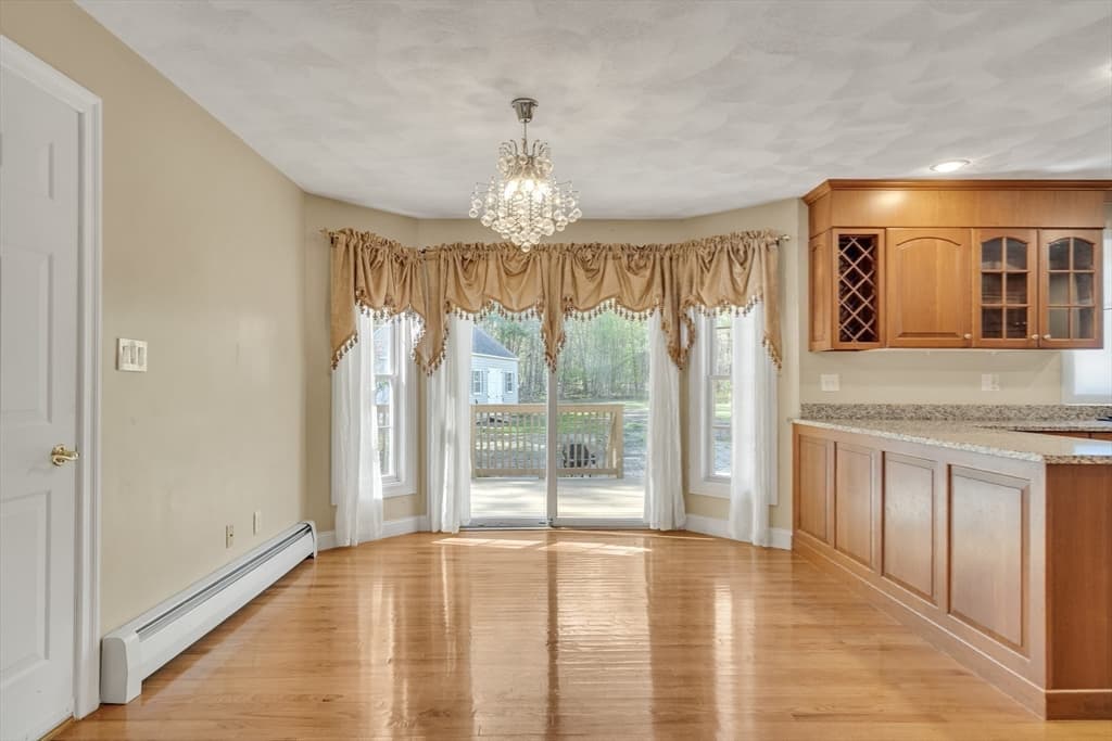 Single Family Residence at 3 Avalon Court, Methuen MA 01844, Methuen, photo 7 of 40