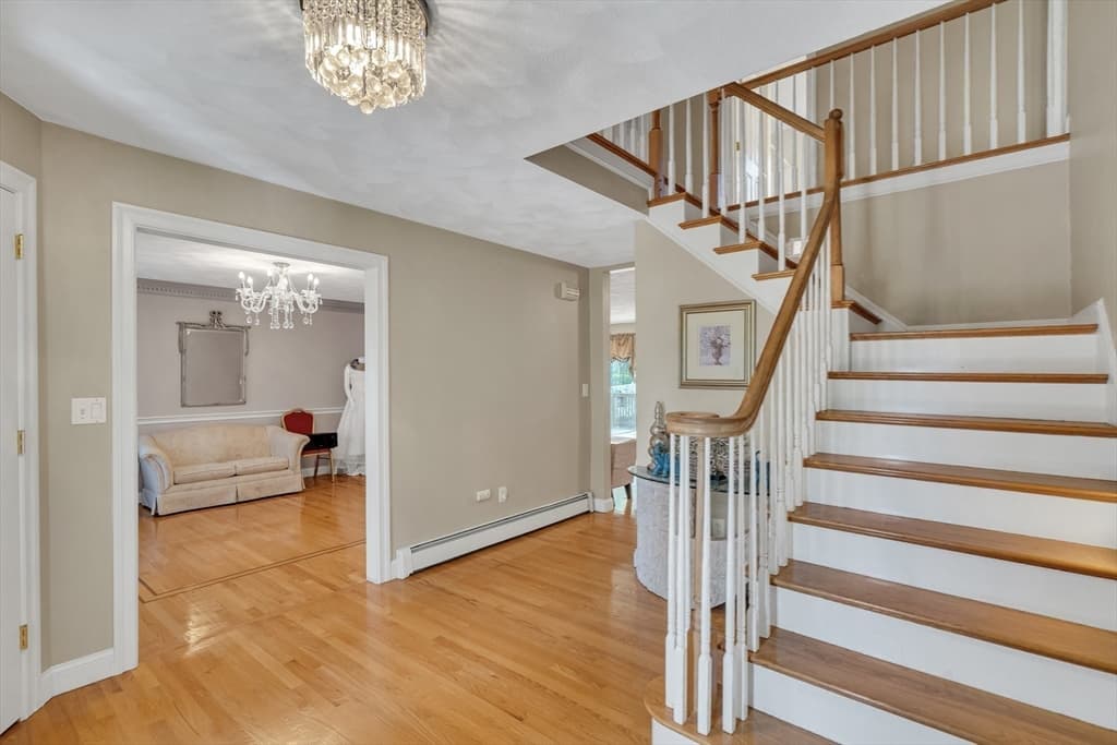 Single Family Residence at 3 Avalon Court, Methuen MA 01844, Methuen, photo 8 of 40