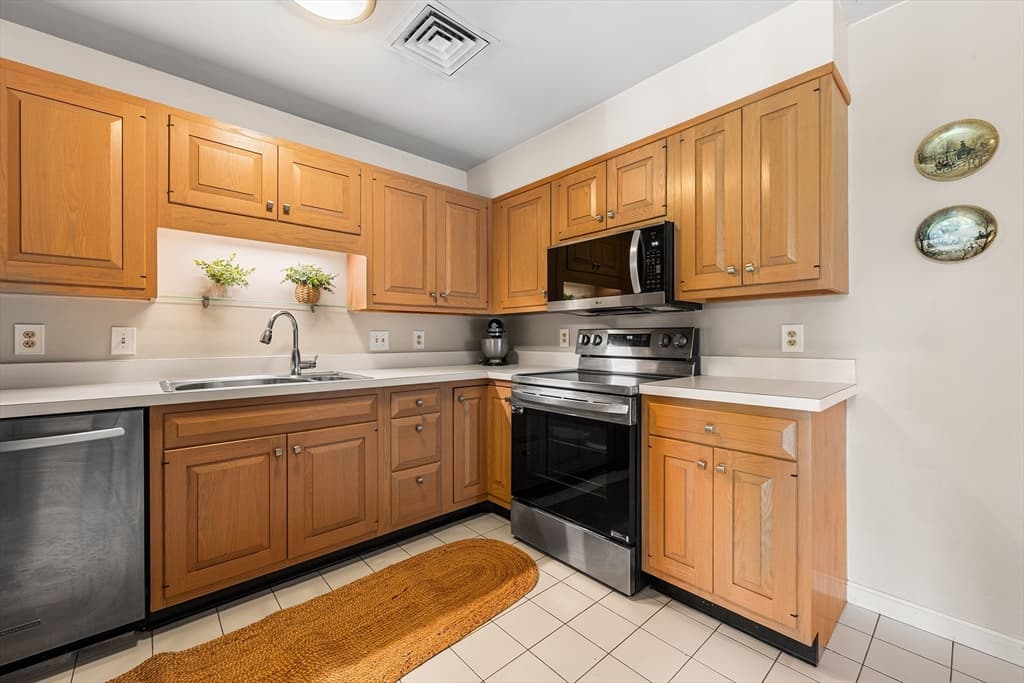 63 Garden Rd # C5, Wellesley MA 02481 photo 11