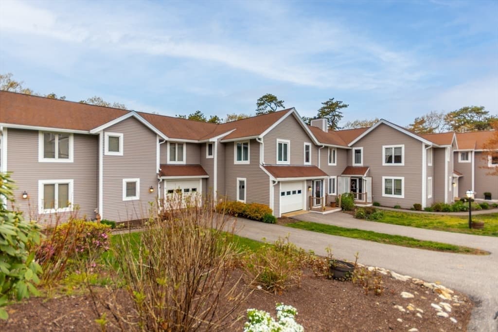 Condominium at 6 Aspen Rd # 6, Bourne MA 02532, photo 34 of 40