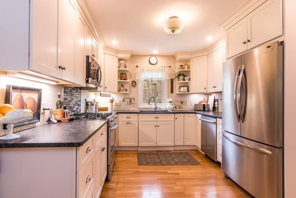 Condominium at 6 Aspen Rd # 6, Bourne MA 02532, photo 14 of 40