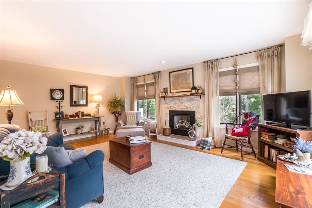 Condominium at 6 Aspen Rd # 6, Bourne MA 02532, photo 11 of 40
