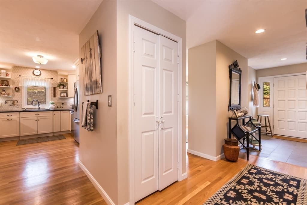 Condominium at 6 Aspen Rd # 6, Bourne MA 02532, photo 8 of 40