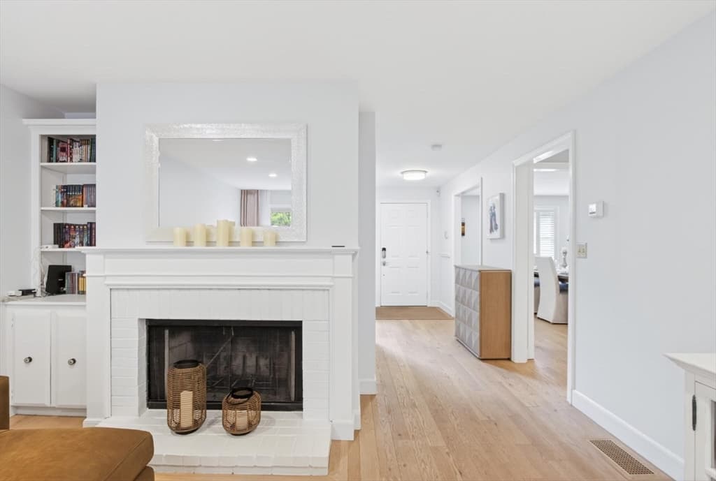 Condominium at 4 Deer Grass Ln # 4, Acton MA 01720, photo 14 of 42
