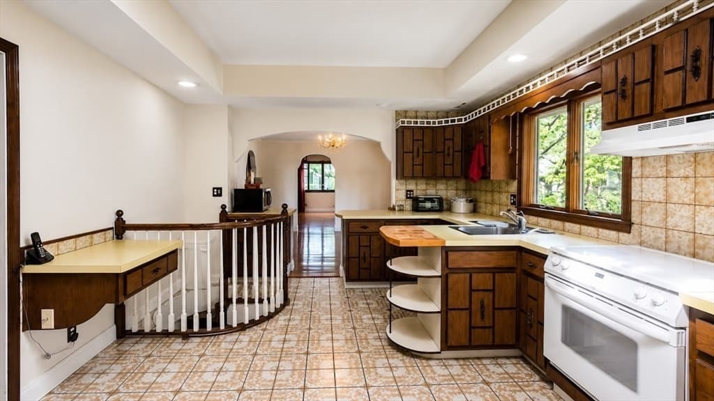 Single Family Residence at 22 Vernon St, Boston MA 02136, photo 8 of 25
