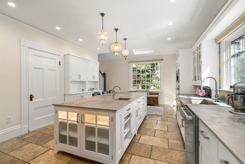 9 Farrar Street # 9, Cambridge MA 02138 photo 11
