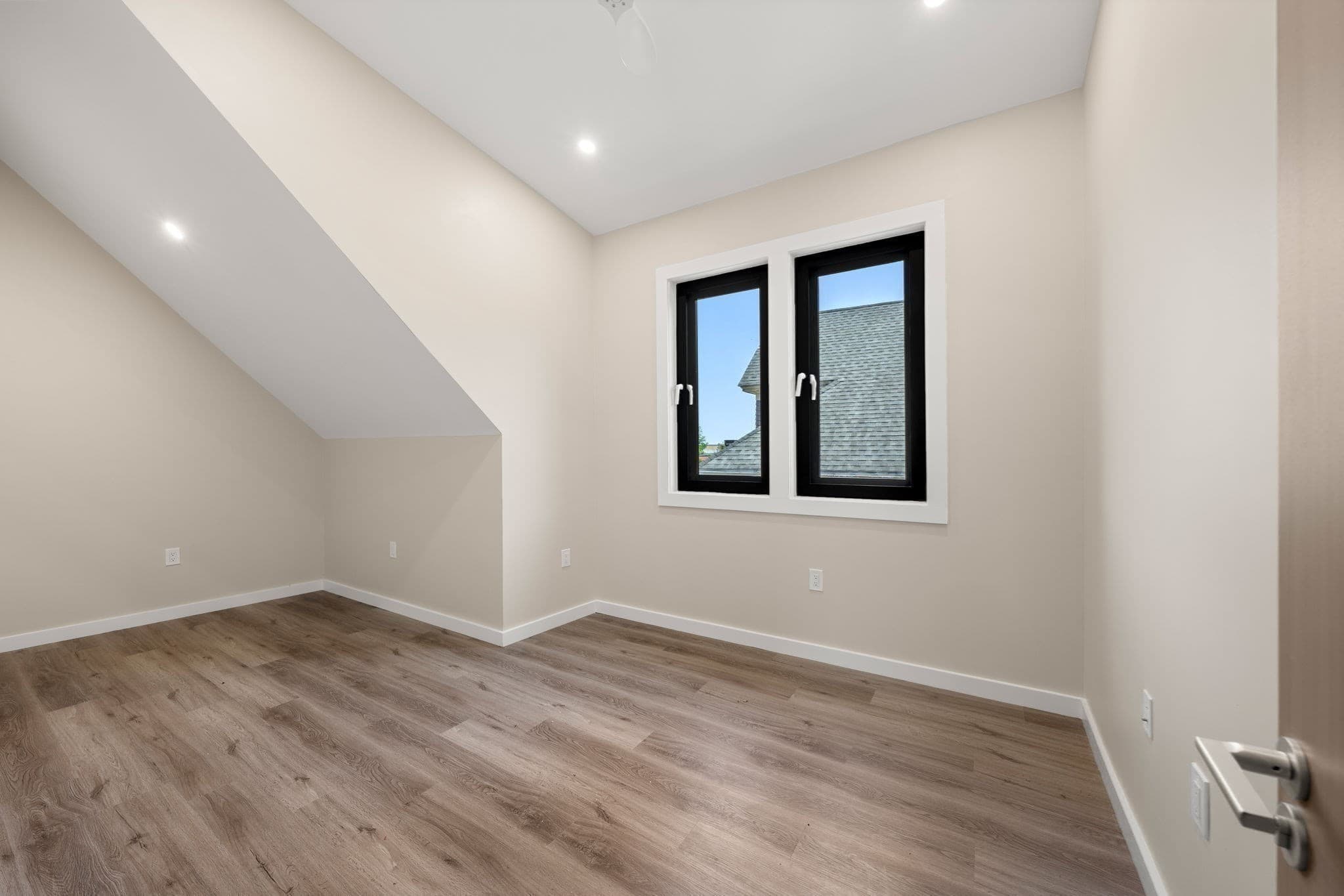 Condominium at 14 Schuyler # 4, Boston MA 02121, Boston, photo 28 of 31
