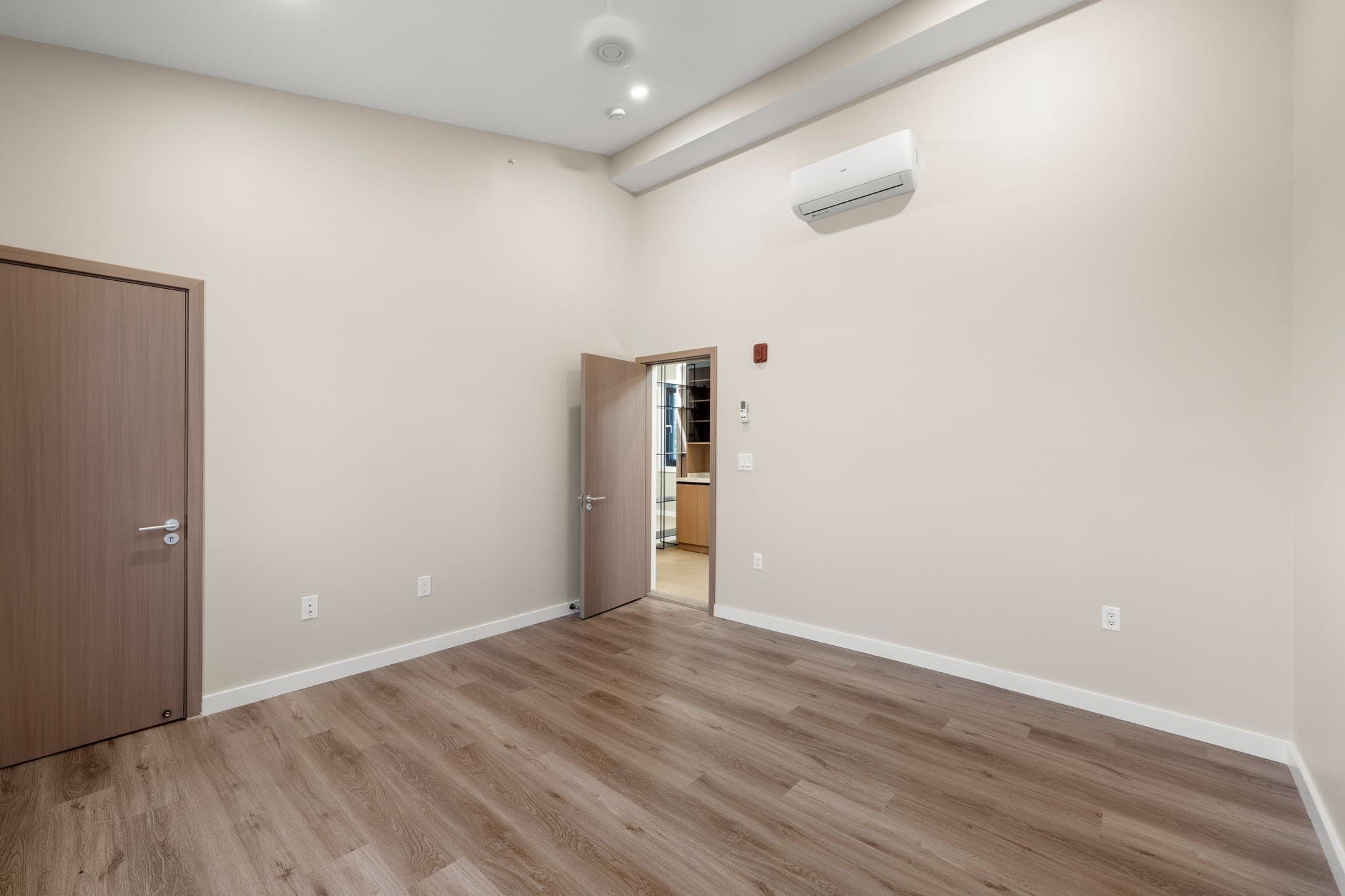 Condominium at 14 Schuyler # 4, Boston MA 02121, Boston, photo 14 of 31