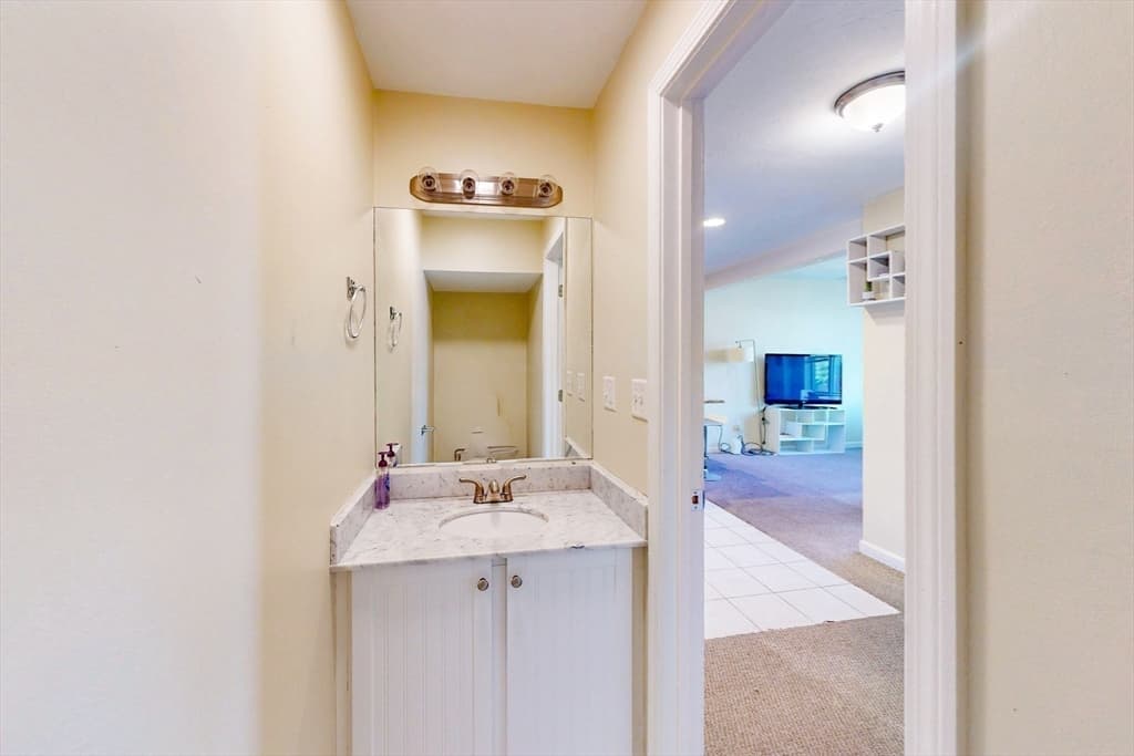Condominium at 110 Coolidge Hill Rd # 4, Watertown MA 02472, photo 7 of 19