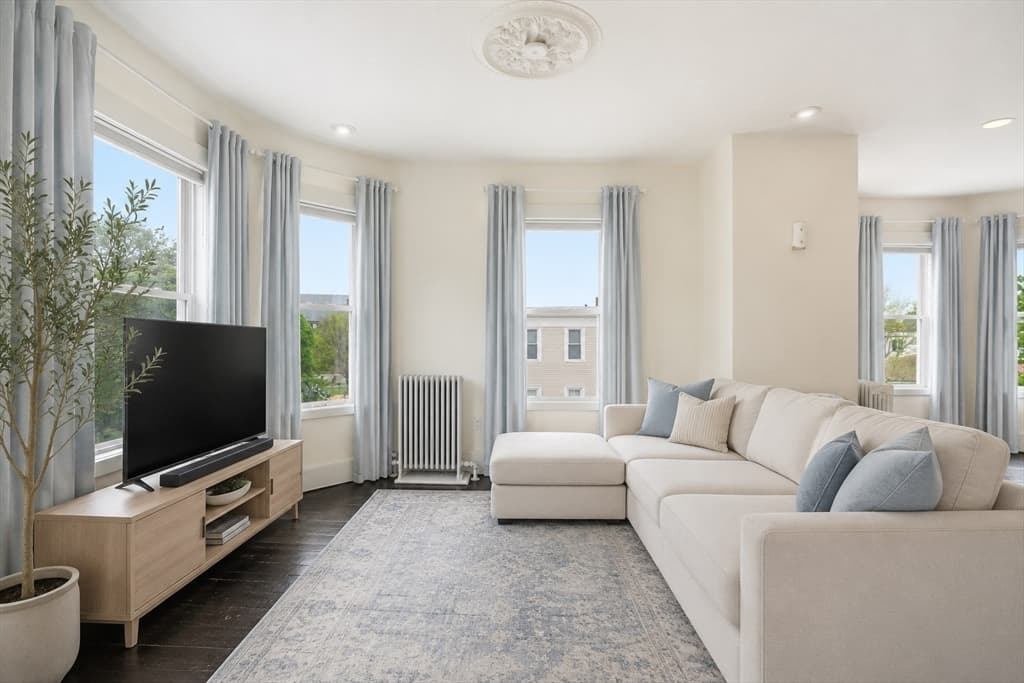 28 Church St # 3, Boston MA 02122