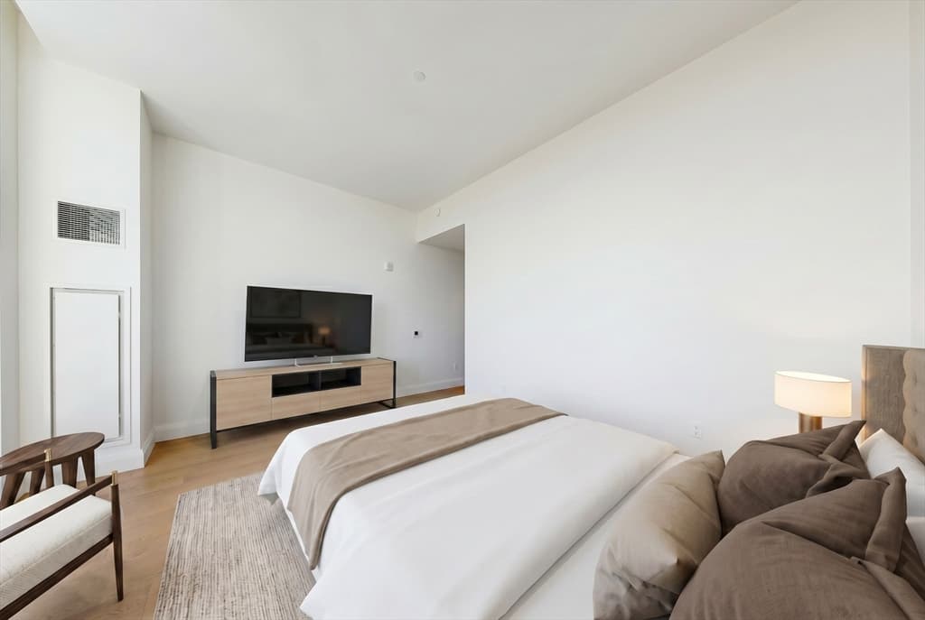 Condominium at 240 Devonshire St # 6011, Boston MA 02110, photo 10 of 38