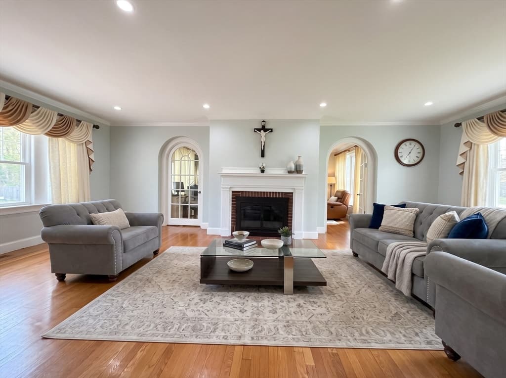 Single Family Residence at 115 Hawthorn Rd, Braintree MA 02184, Braintree, photo 5 of 37
