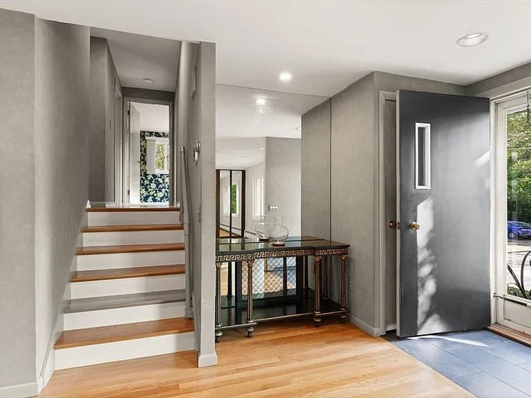 Single Family Residence at 19 Selwyn Rd, Newton MA 02461, photo 6 of 27