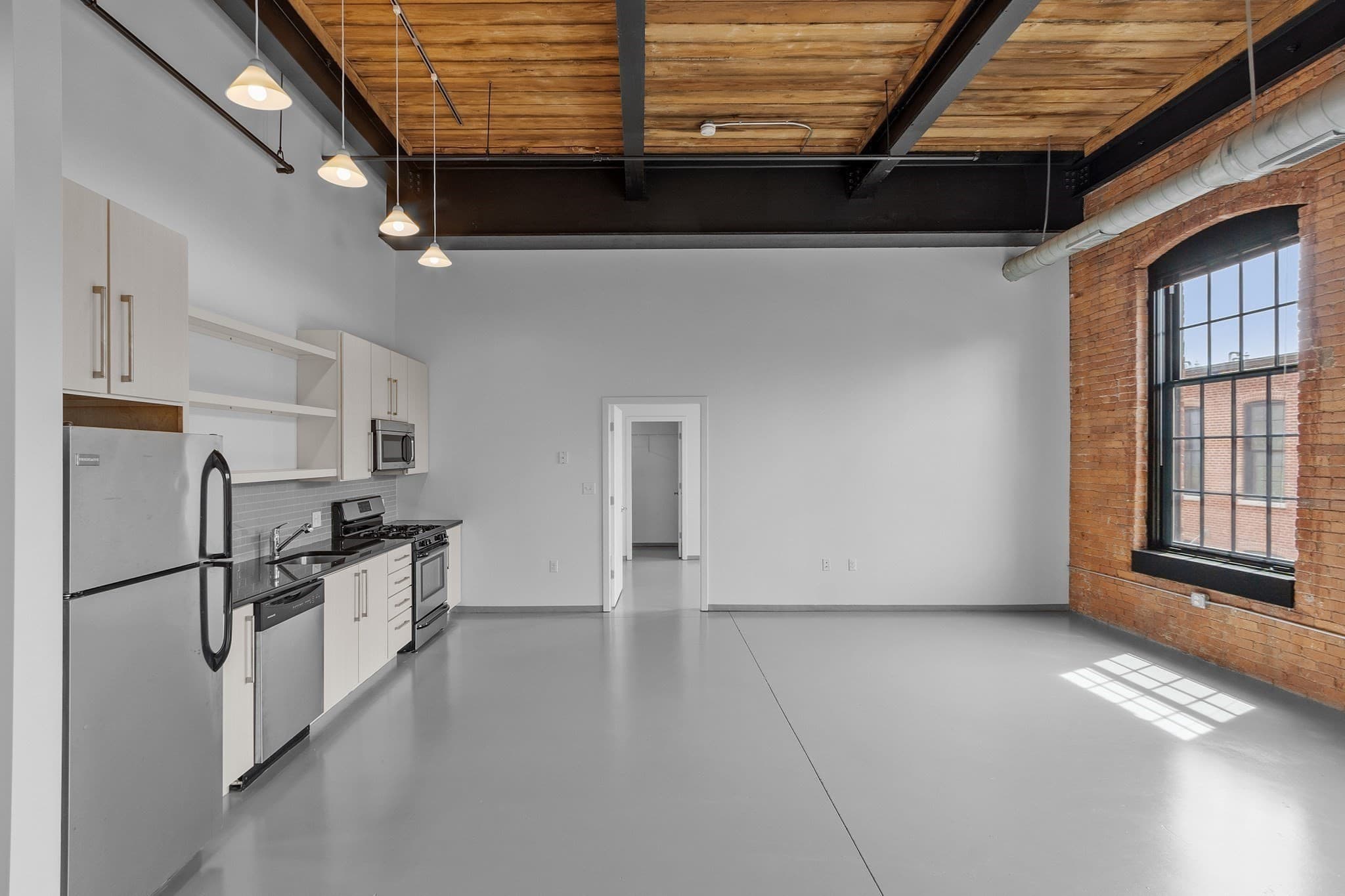 Condominium at 160 Water St # 203, Williamstown MA 01267, photo 6 of 39