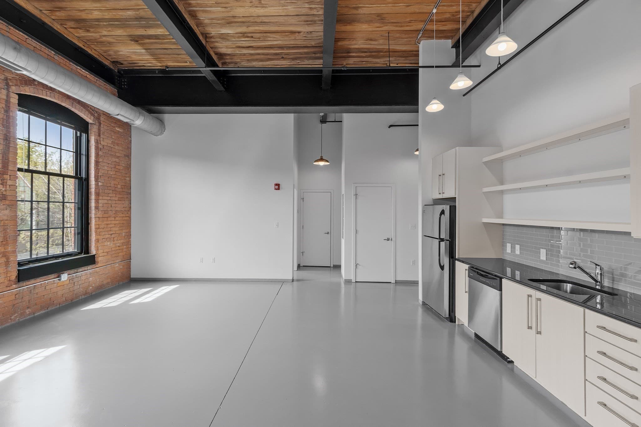 Condominium at 160 Water St # 203, Williamstown MA 01267, photo 5 of 39