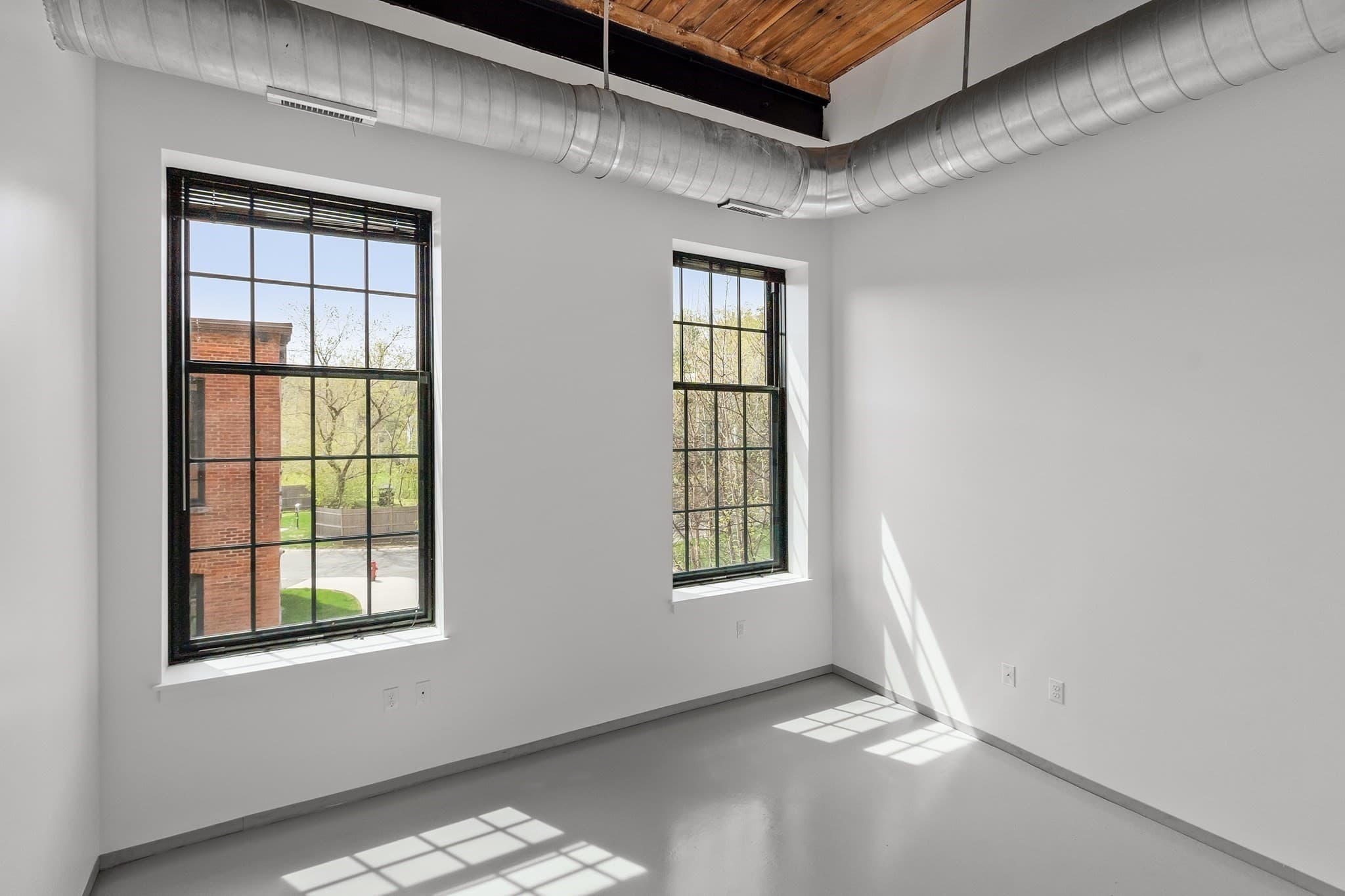 Condominium at 160 Water St # 203, Williamstown MA 01267, photo 8 of 39