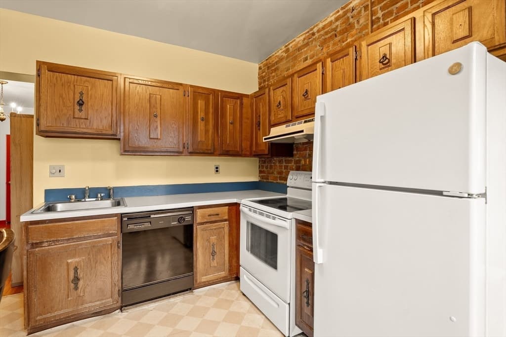 Condominium at 1408 Commonwealth Ave # 11, Boston MA 02134, photo 8 of 26