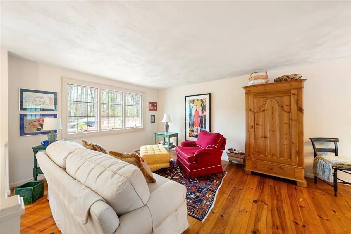 Single Family Residence at 100 S Harbor Rd, Townsend MA 01469, Townsend, photo 6 of 29