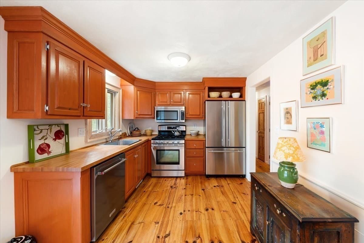 Single Family Residence at 100 S Harbor Rd, Townsend MA 01469, Townsend, photo 13 of 29