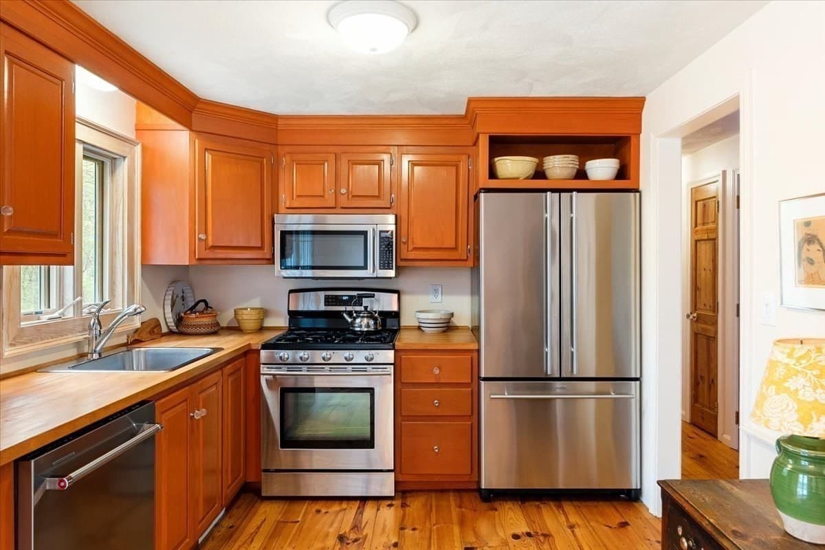 Single Family Residence at 100 S Harbor Rd, Townsend MA 01469, Townsend, photo 12 of 29
