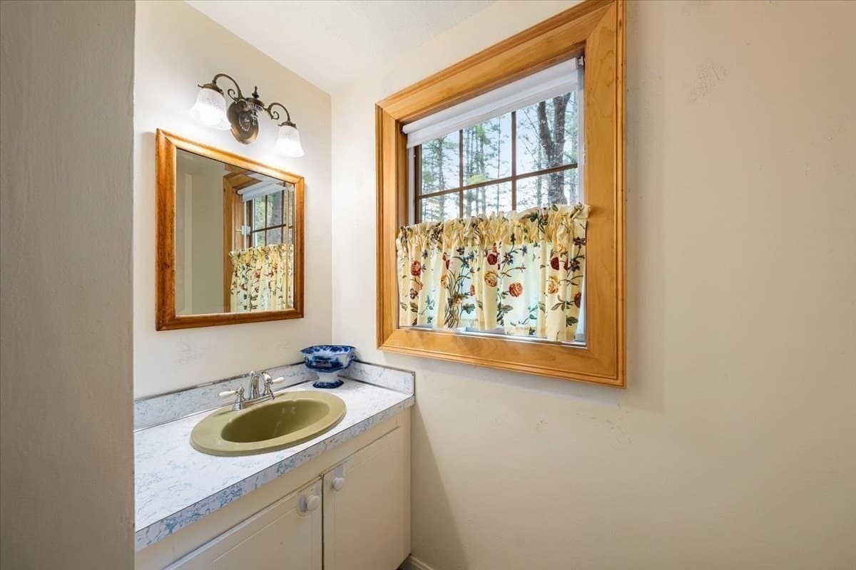 Single Family Residence at 100 S Harbor Rd, Townsend MA 01469, Townsend, photo 22 of 29