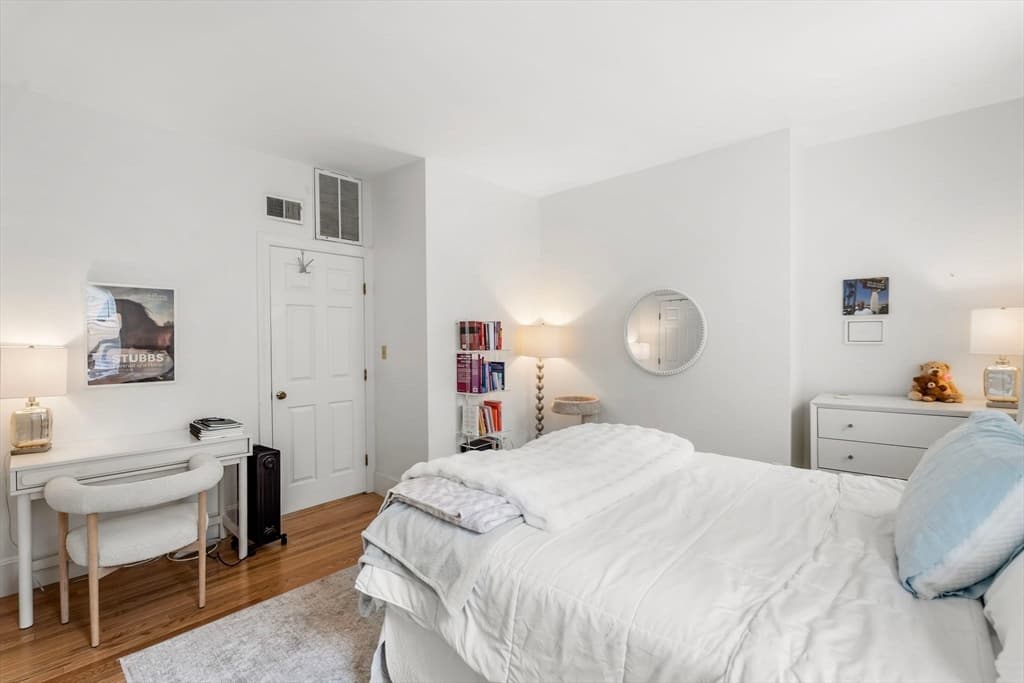 Condominium at 21 Hancock St # 3, Boston MA 02114, photo 13 of 23