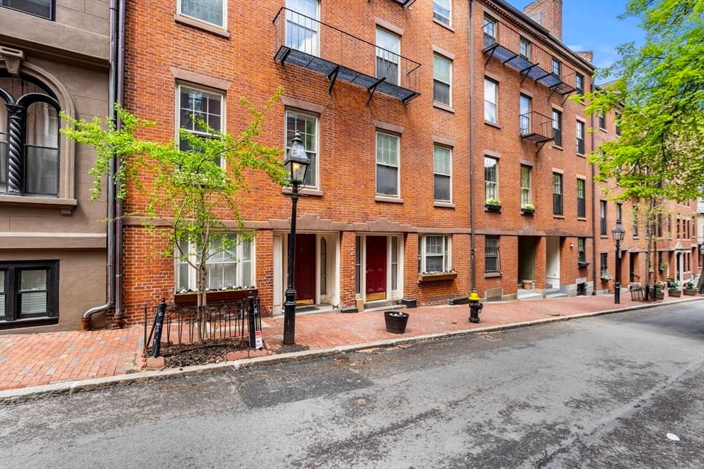 Condominium at 21 Hancock St # 3, Boston MA 02114, photo 22 of 23