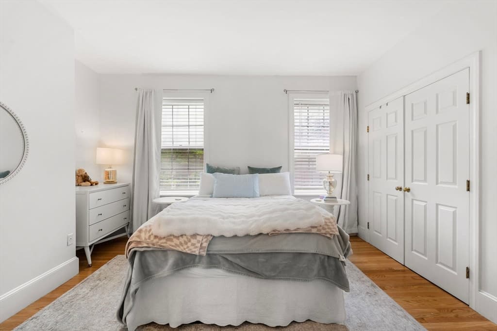 Condominium at 21 Hancock St # 3, Boston MA 02114, photo 7 of 23