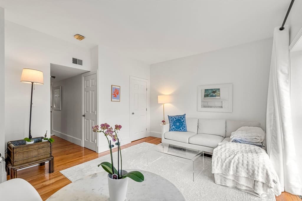 Condominium at 21 Hancock St # 3, Boston MA 02114, photo 5 of 23