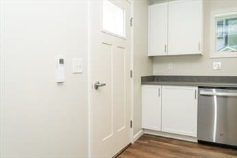 680 South East St., Holyoke MA 01040 photo 3