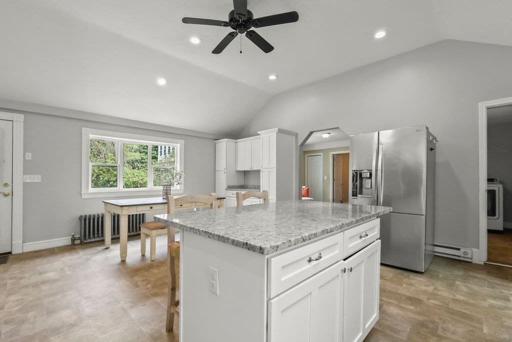 26 Bacon Sq, Plainville MA 02762 photo 5