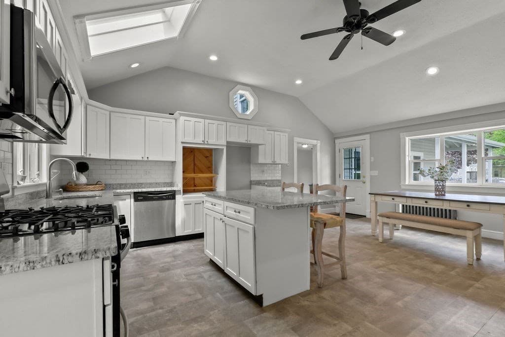 26 Bacon Sq, Plainville MA 02762 photo 4