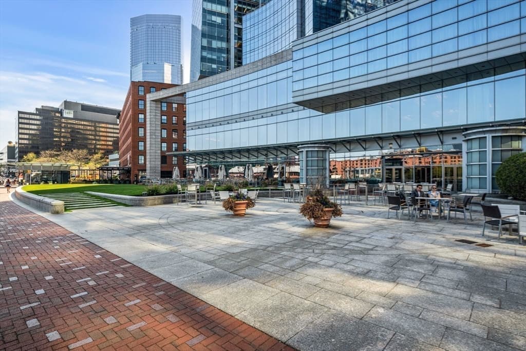 Condominium at 500 Atlantic Ave # 14S, Boston MA 02210, photo 12 of 12