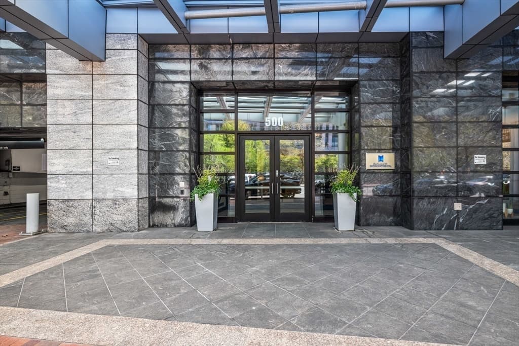 Condominium at 500 Atlantic Ave # 14S, Boston MA 02210, photo 3 of 12
