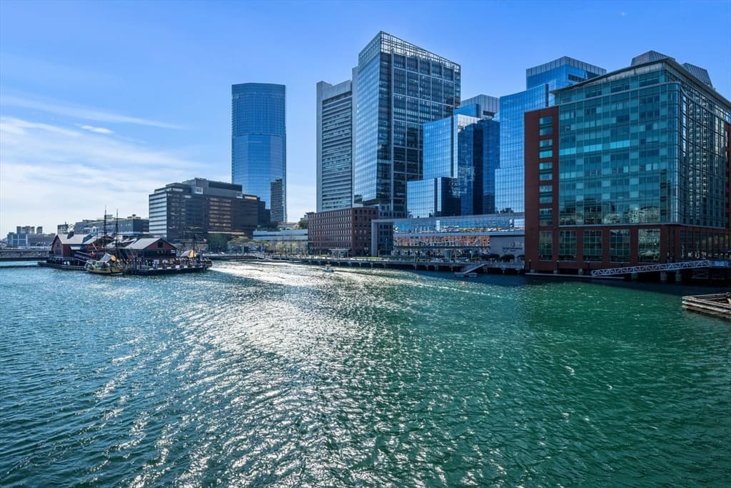 500 Atlantic Ave # 14S, Boston MA 02210