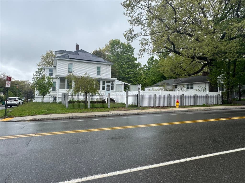 343 South St, Fitchburg MA 01420 photo 4