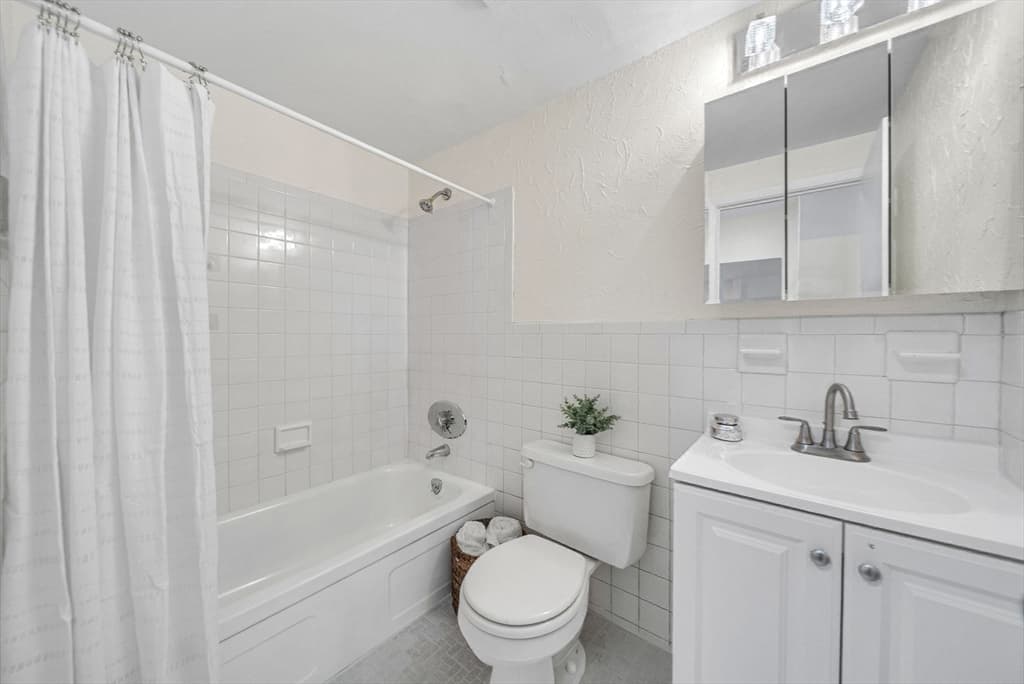Condominium at 198 Lake Shore Road # 2, Boston MA 02135, photo 13 of 30