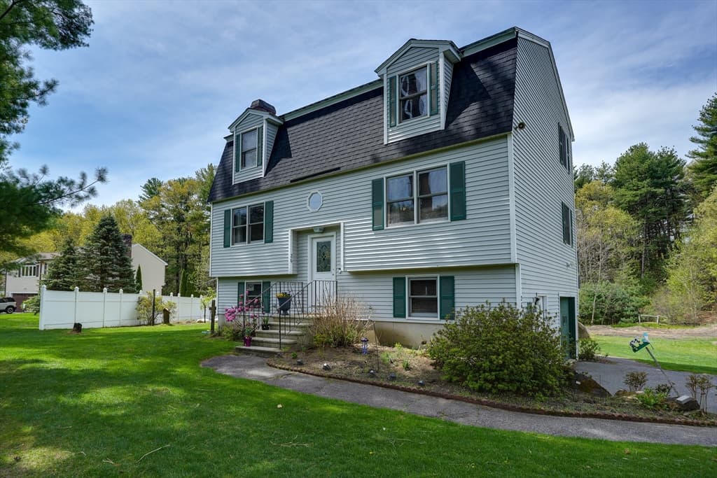 26 Frederick Circle, Tewksbury MA 01876