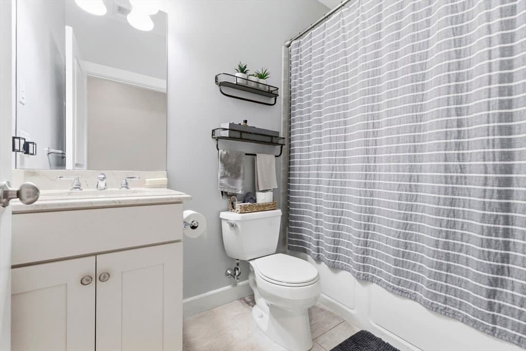 Condominium at 345 W Broadway # 8, Boston MA 02127, Boston, photo 14 of 17