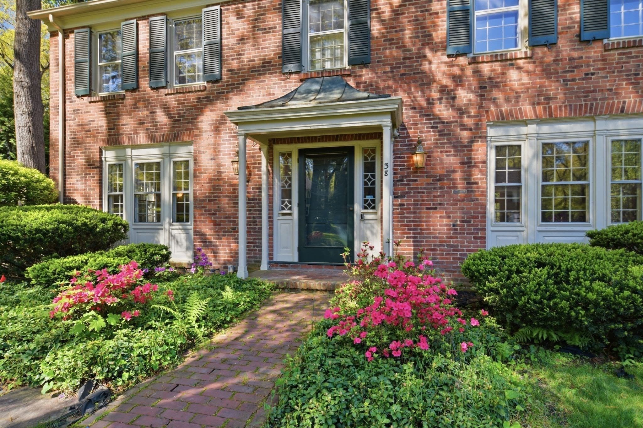 Single Family Residence at 38 Oxford Road, Longmeadow MA 01106, photo 2 of 42