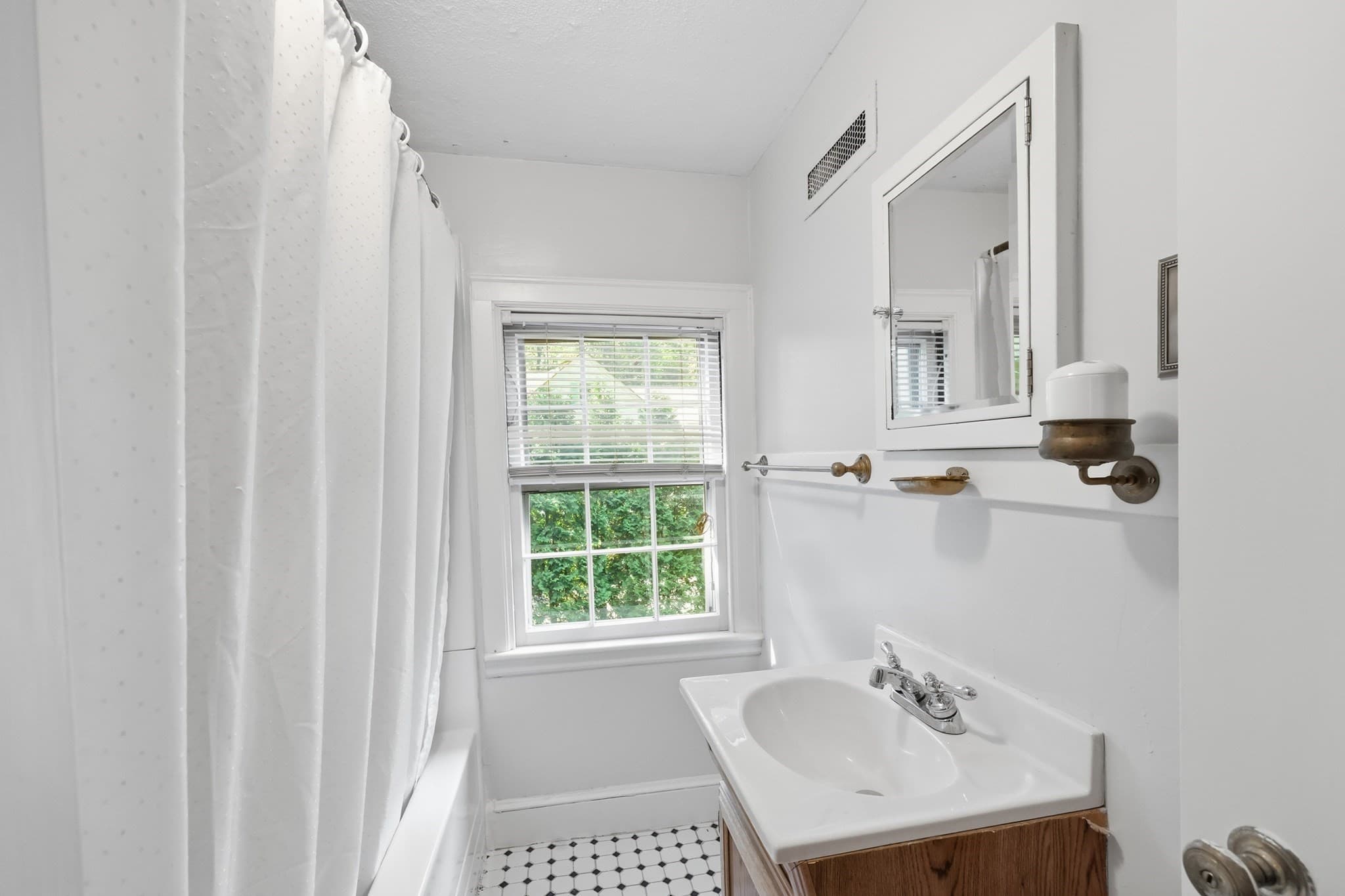 Single Family Residence at 38 Oxford Road, Longmeadow MA 01106, photo 33 of 42