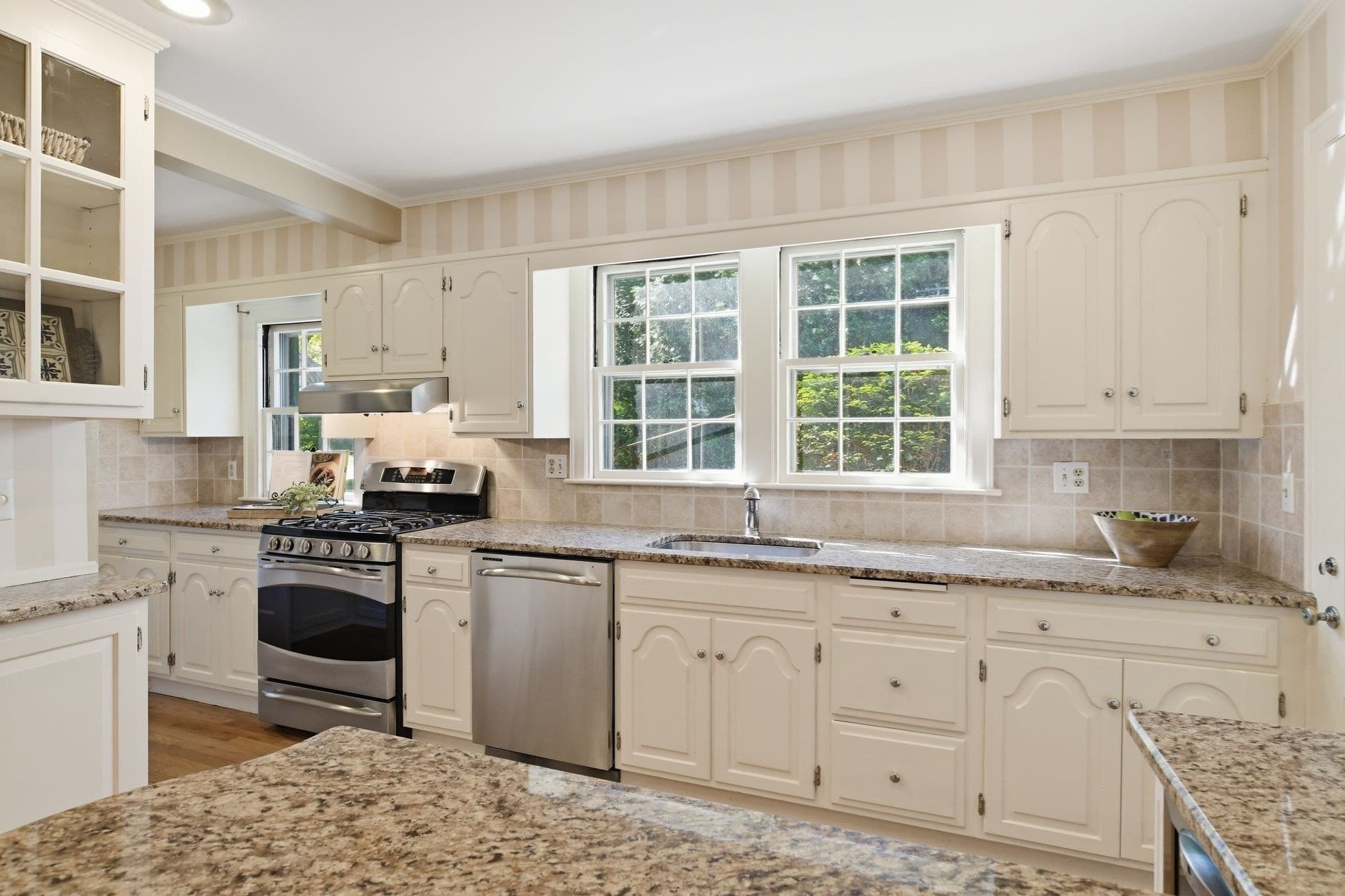 Single Family Residence at 38 Oxford Road, Longmeadow MA 01106, photo 14 of 42