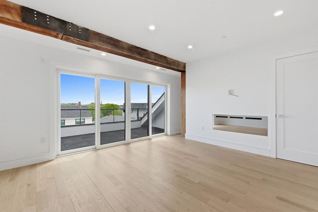 Condominium at 1001 Shirley # 3, Winthrop MA 02152, Winthrop, photo 17 of 26
