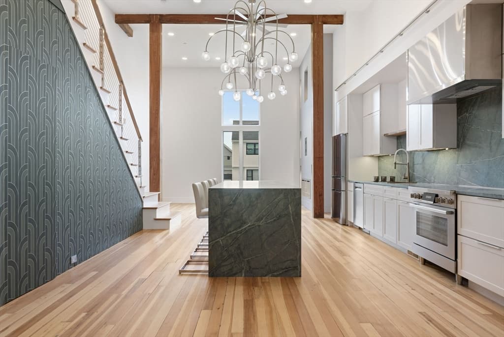 Condominium at 1001 Shirley # 3, Winthrop MA 02152, Winthrop, photo 3 of 26