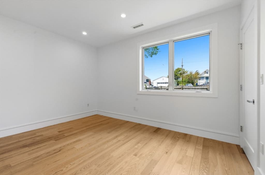 Condominium at 1001 Shirley # 3, Winthrop MA 02152, Winthrop, photo 20 of 26