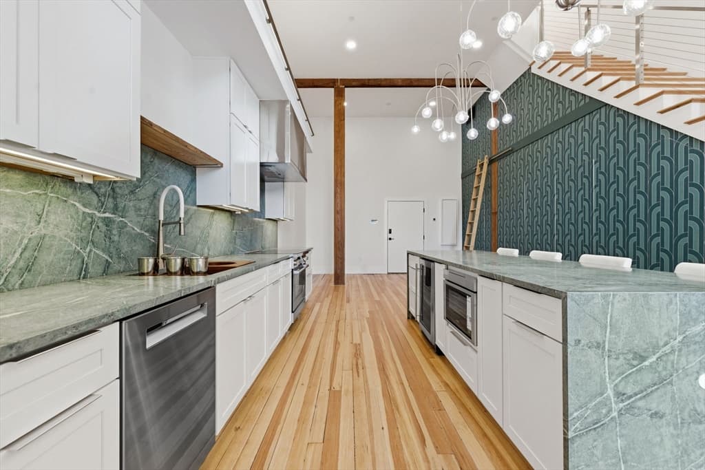 Condominium at 1001 Shirley # 3, Winthrop MA 02152, Winthrop, photo 9 of 26