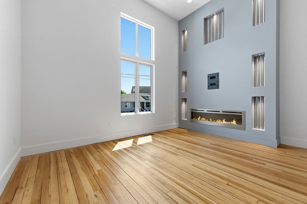 Condominium at 1001 Shirley # 3, Winthrop MA 02152, Winthrop, photo 11 of 26