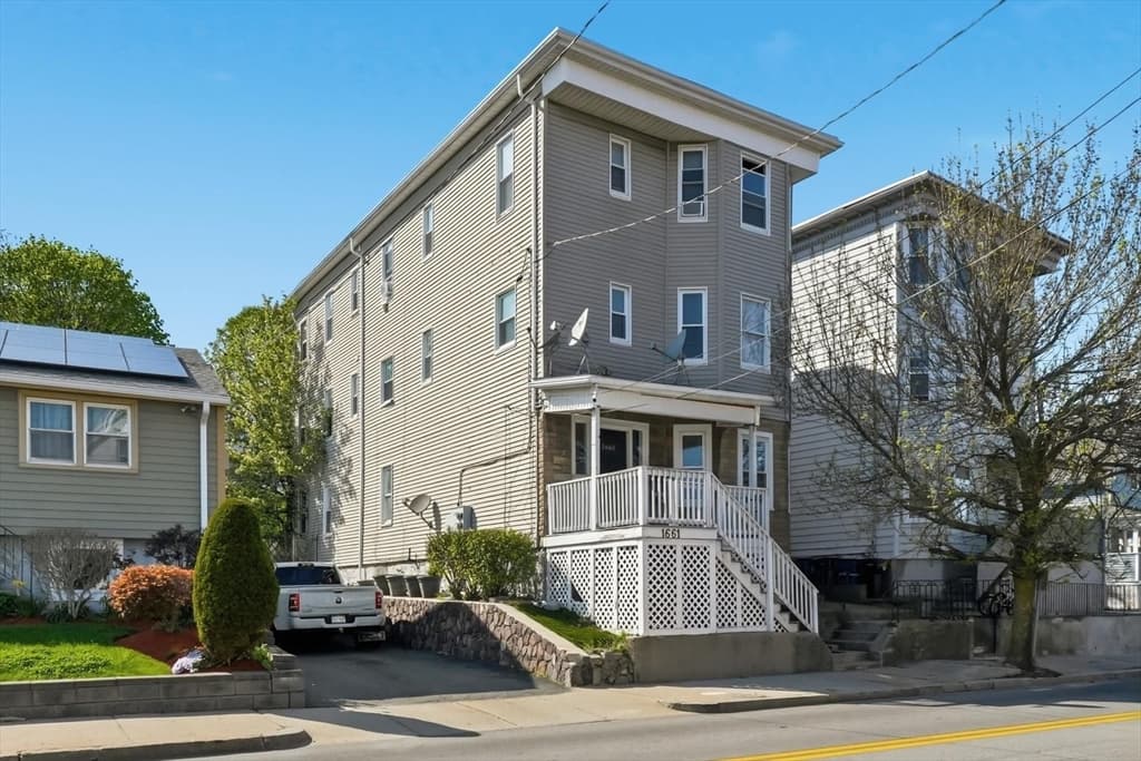 1661 North Shore Rd, Revere MA 02151 photo 2