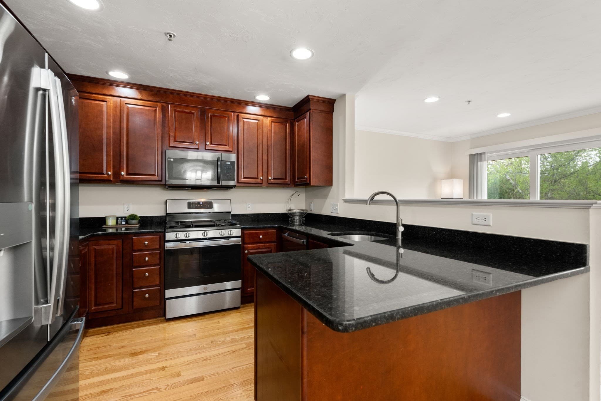 Condominium at 6 Azalea Ln # 6, Grafton MA 01519, photo 6 of 29