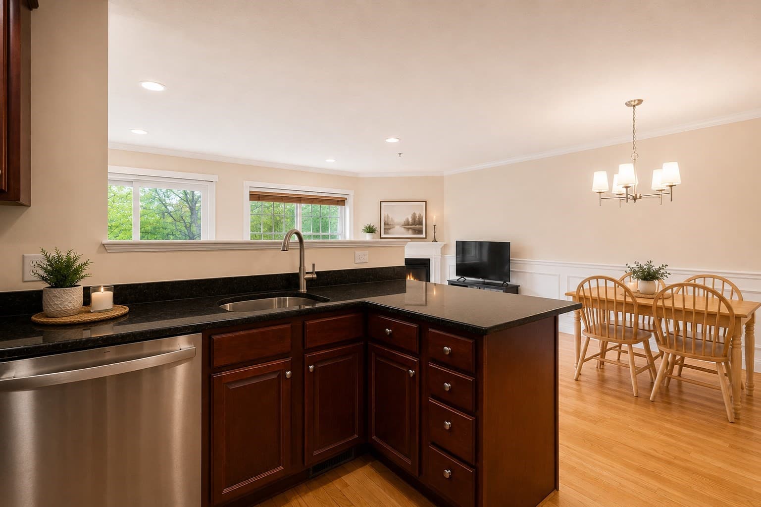 Condominium at 6 Azalea Ln # 6, Grafton MA 01519, photo 9 of 29
